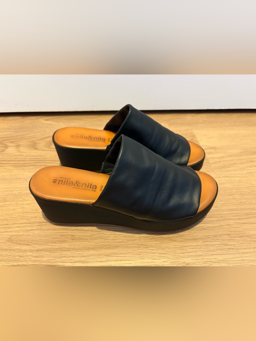 Nila & Nila Italian Leather Wedge Shoes, Size 8